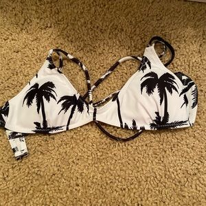 Swimsuit top size: XS